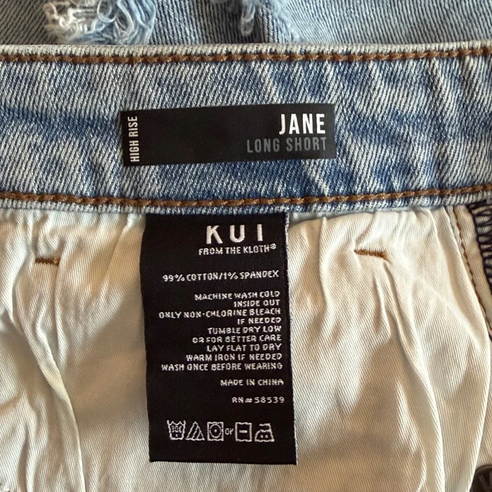 Kut From the Kloth High Rise Jane Long Short Size 14 Denim Jean Blue‎ Distressed - Picture 8 of 8